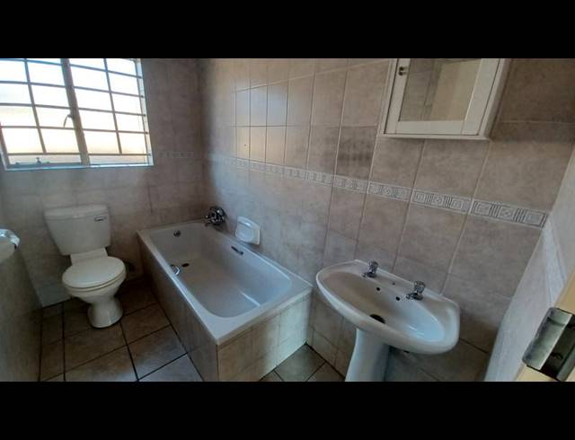 3 BEDROOM TOWNHOUSE FOR SALE IN ANNLIN